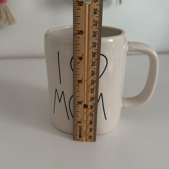 Rae Dunn White Ceramic I ♡ Mom Mug NWOT - Picture 4 of 5